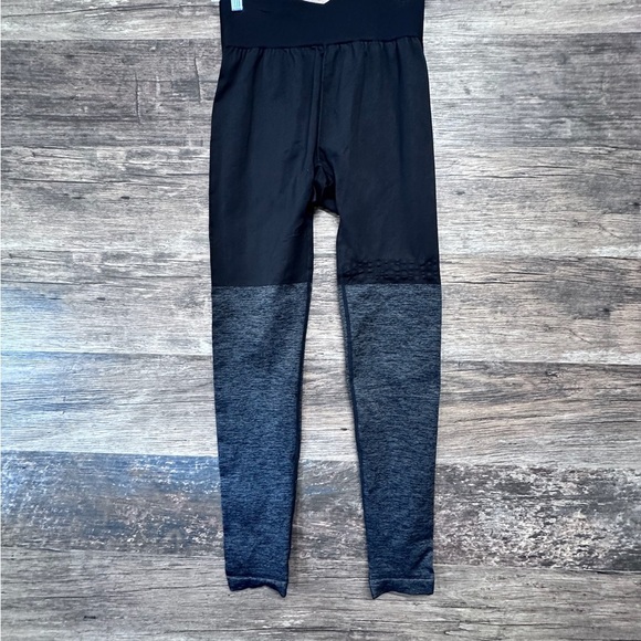 Gymshark Black and Gray Leggings Workout Pants - Picture 2 of 8